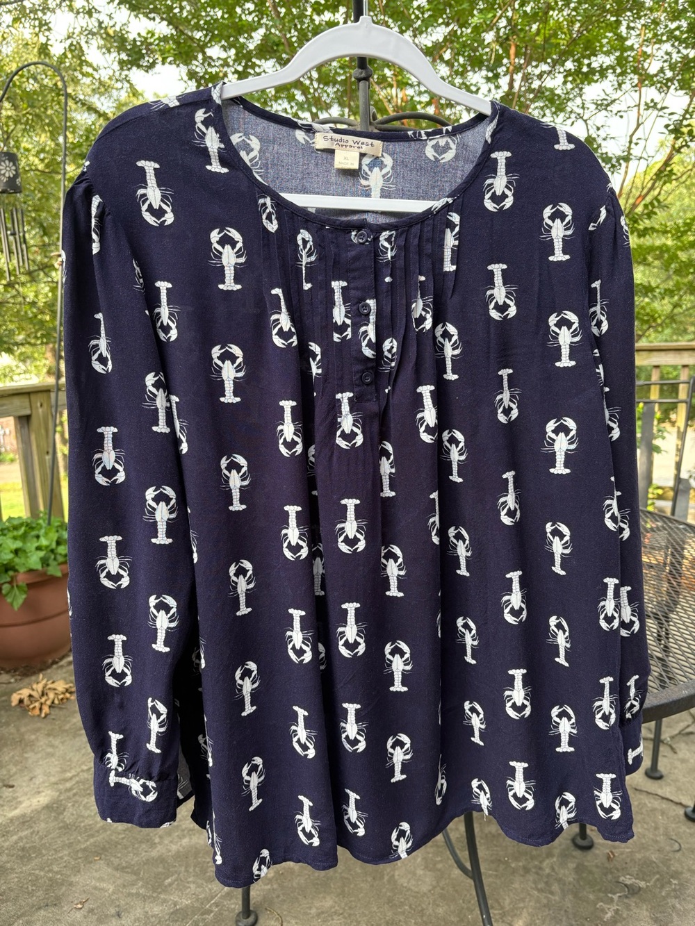 🇺🇸Coastal Lobster Print Studio West Navy and White Blouse